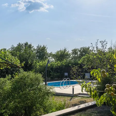 Apartment Attraktive Mit Privatem Pool